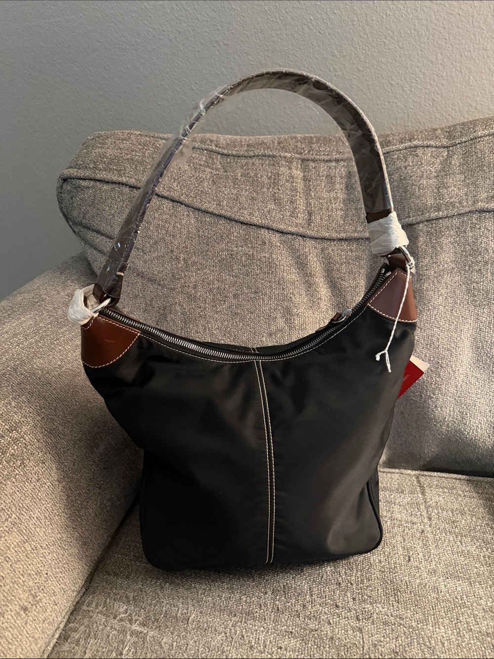 Dooney & Bourke Feedbag - Picture 10 of 12